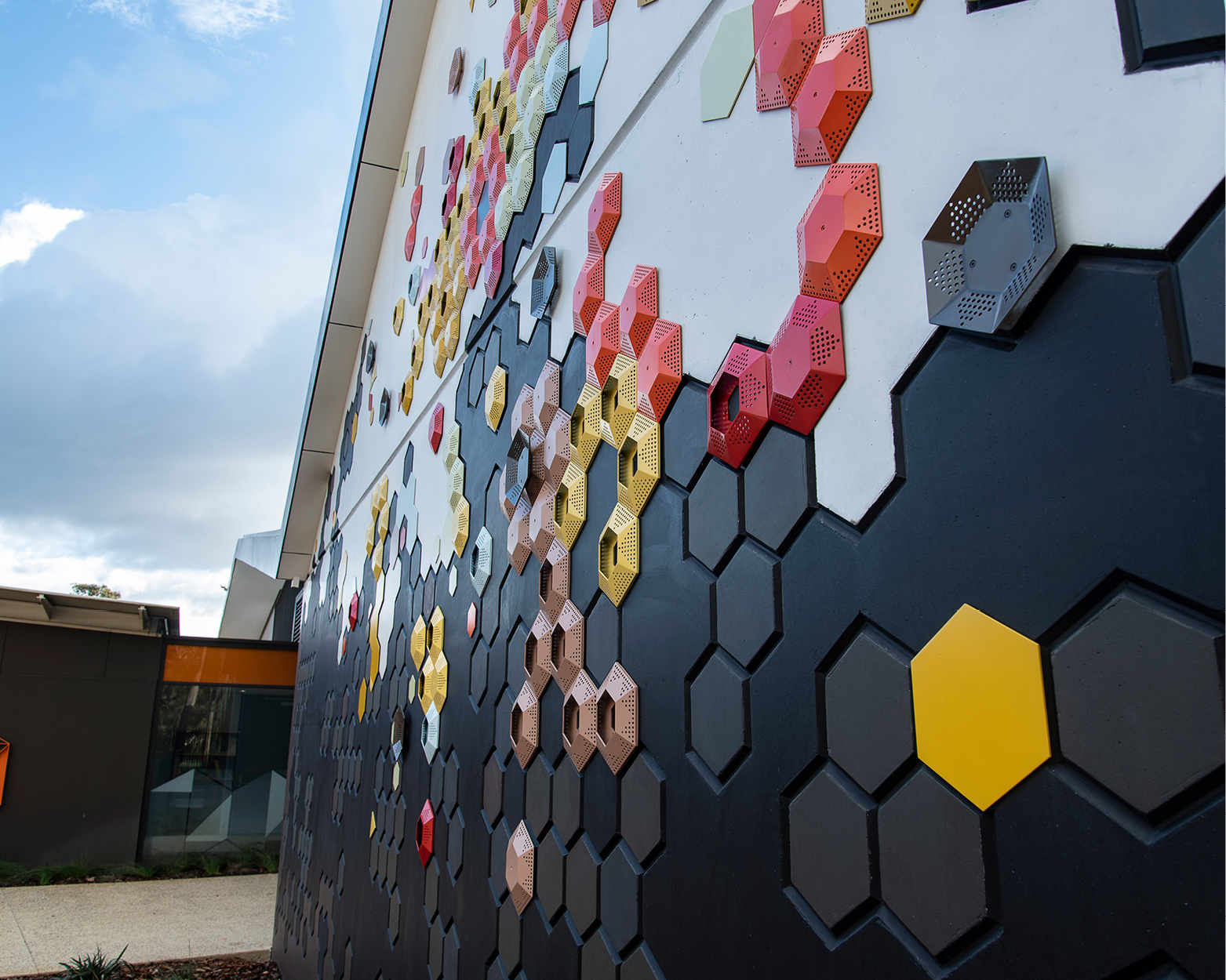 Elisa Markes-Young - Capture the Winds